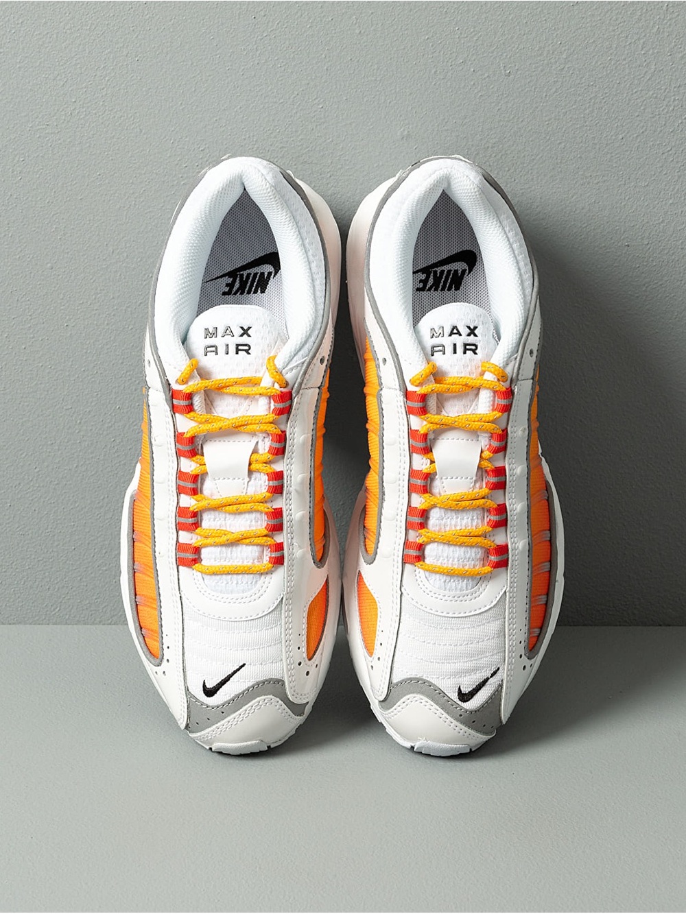 NIKE AIR MAX TAILWIND IV NRG WHITE/BLACK-UNIVERSITY GOLD